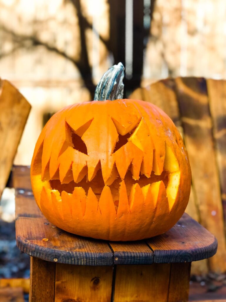 10 Easy Pumpkin Carving Ideas for Beginners 5. Beginner-Friendly Pumpkin Designs